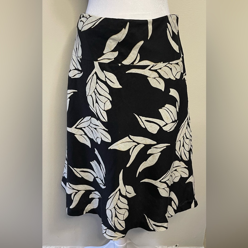H&M 100 % Linen Black/ Beige Floral Printed Midi A-Line Skirt Size 8
